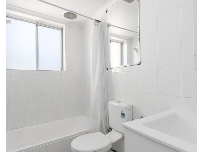 16/41-43 Calliope St, Guildford NSW 2161