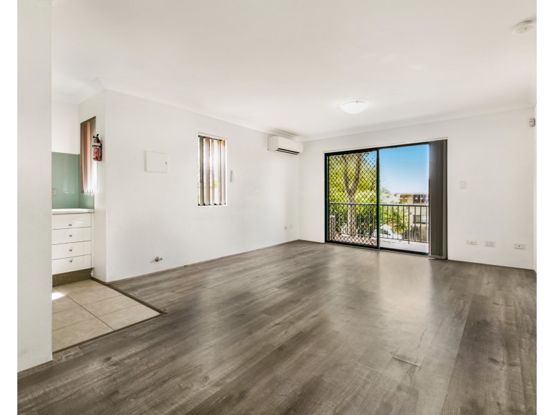 1/36 Birmingham St, Merrylands NSW 2160