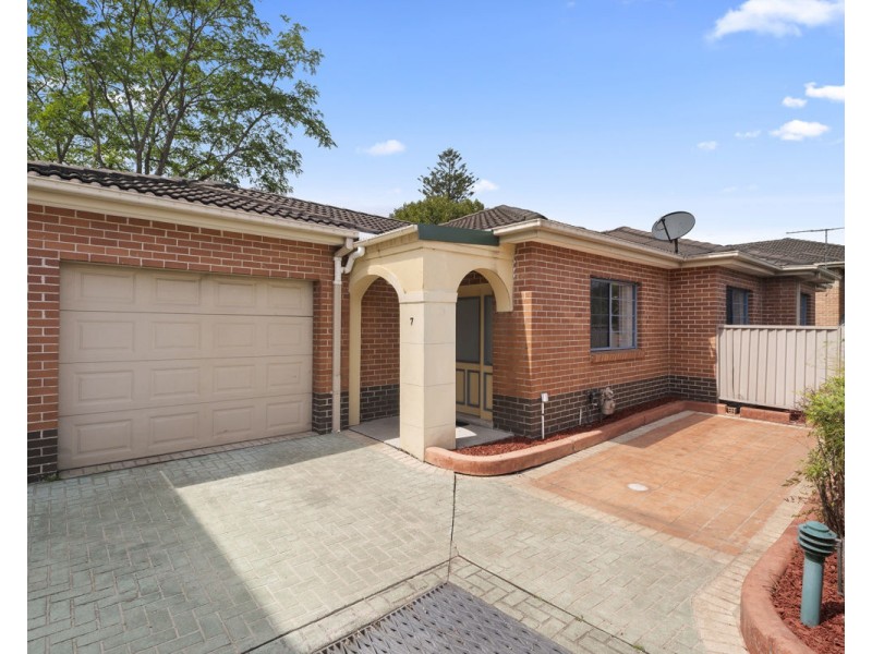 7/126-128 John Street, Merrylands NSW 2160