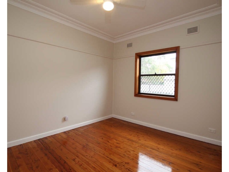 98 Military Rd, Guildford NSW 2161