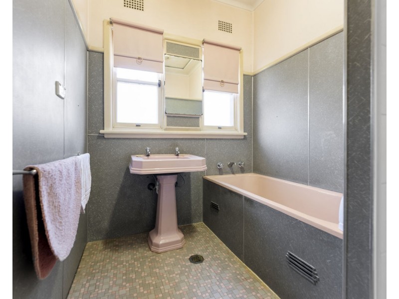 31 Calliope Street, Guildford NSW 2161