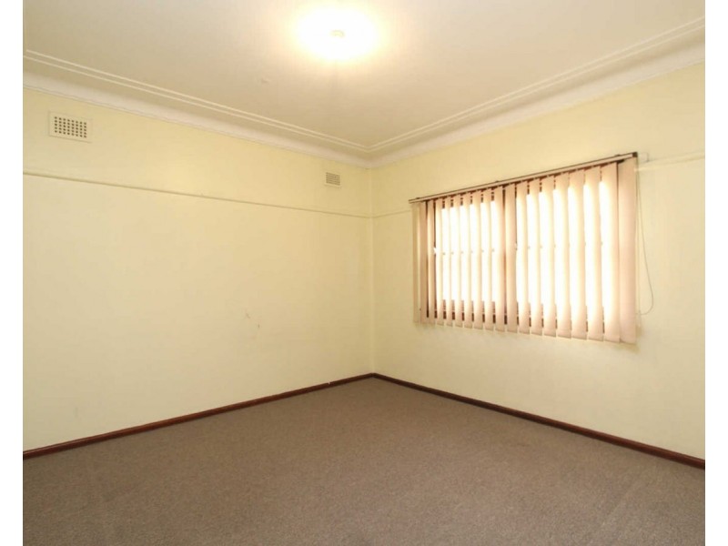 50 Windsor Rd, Merrylands NSW 2160