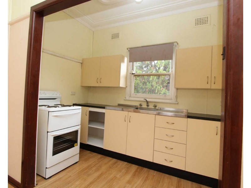 50 Windsor Rd, Merrylands NSW 2160