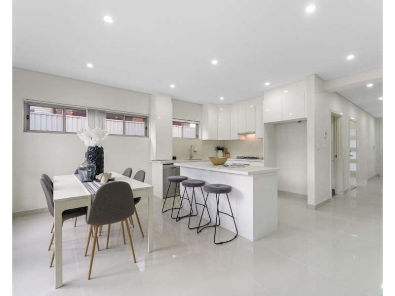 5 Adrian Place, Greystanes NSW 2145