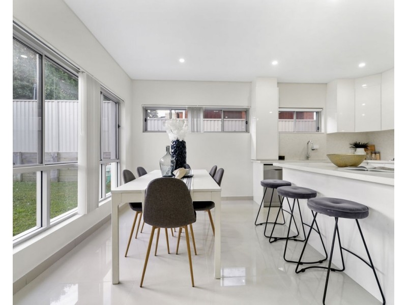 5 Adrian Place, Greystanes NSW 2145