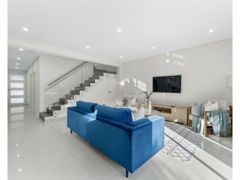 5 Adrian Place, Greystanes NSW 2145