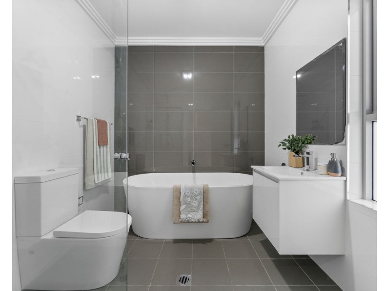 5 Adrian Place, Greystanes NSW 2145