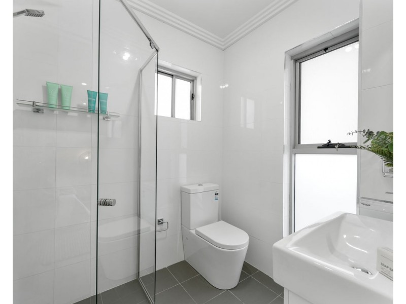 5 Adrian Place, Greystanes NSW 2145