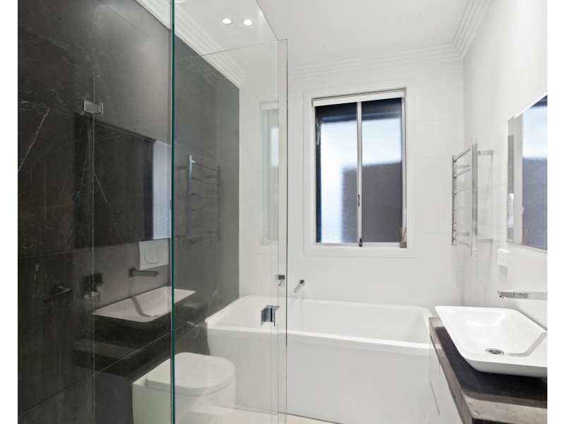 32 Gerald St, Greystanes NSW 2145