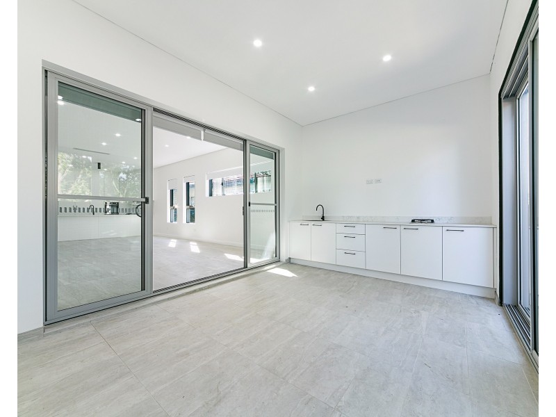 8b Parkes St, Guildford West NSW 2161