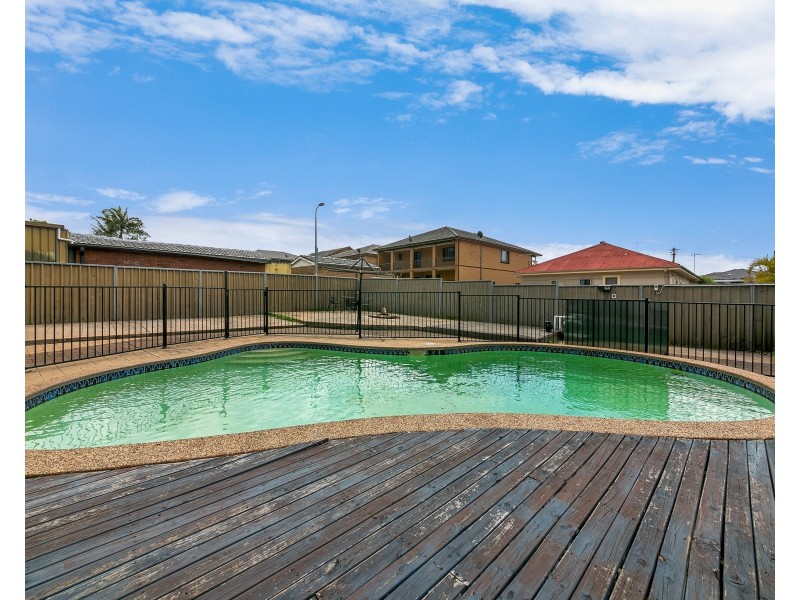 18 Roberta St, Greystanes NSW 2145