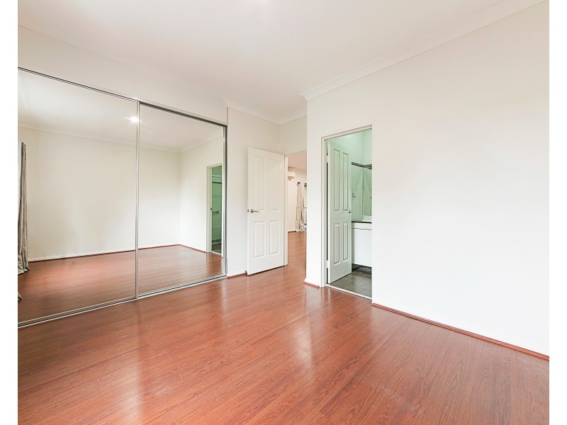 15/8 Refractory Ct, Holroyd NSW 2142