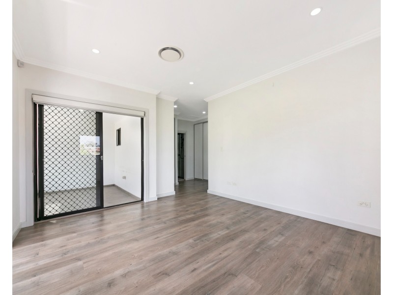 3A Lucinda Rd, Greystanes NSW 2145