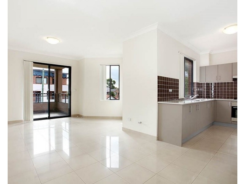17/10-12 Wingello Street, Guildford NSW 2161