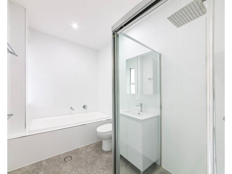 9 Winchmore St, Merrylands NSW 2160