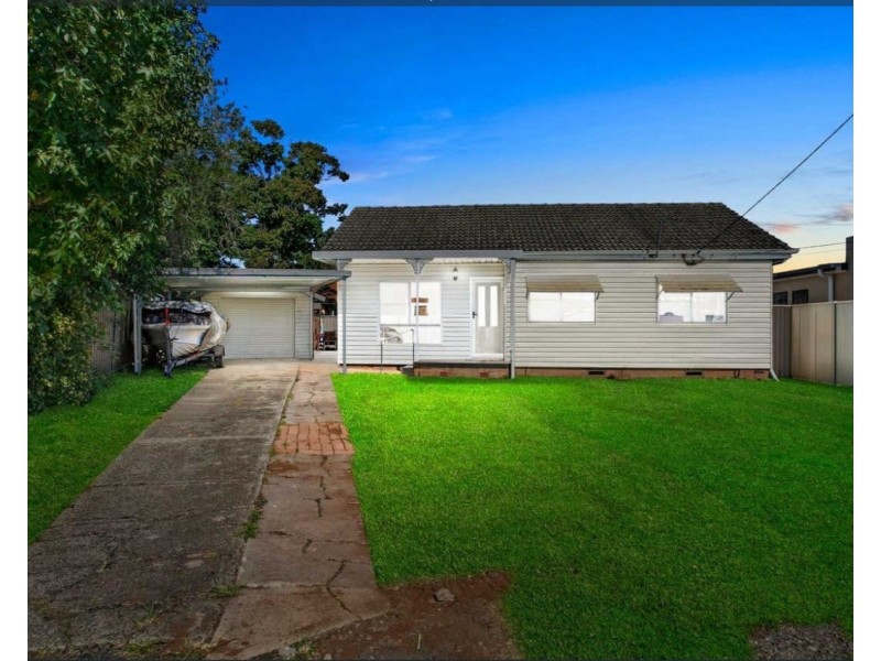 18 Winston Av, Guildford West NSW 2161