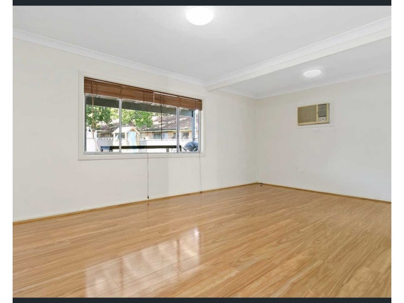 18 Winston Av, Guildford West NSW 2161