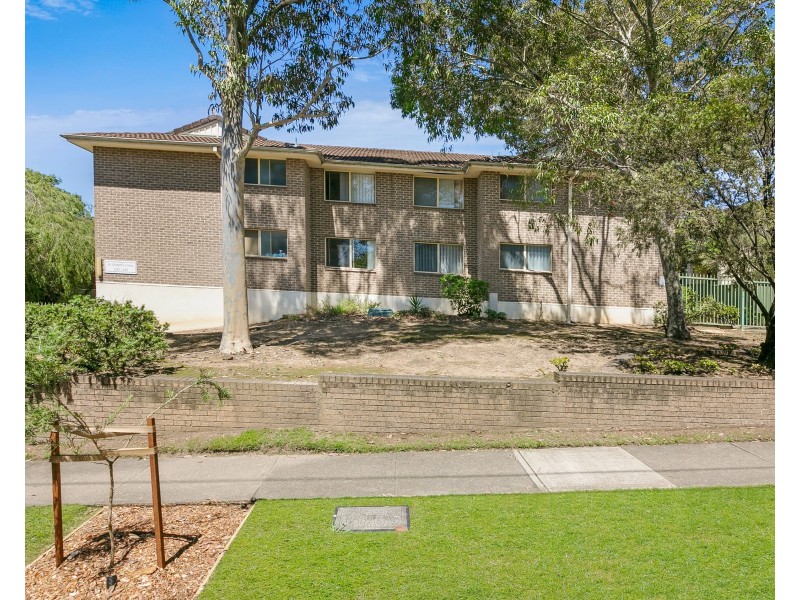8/120-122 Railway St, Granville NSW 2142