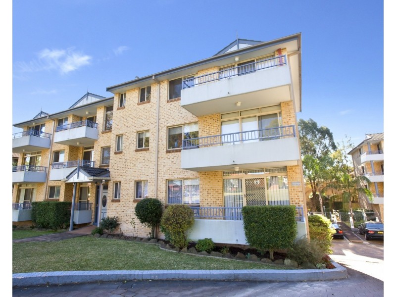 14/261 Dunmore St, Pendle Hill NSW 2145