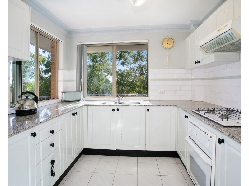 14/261 Dunmore St, Pendle Hill NSW 2145