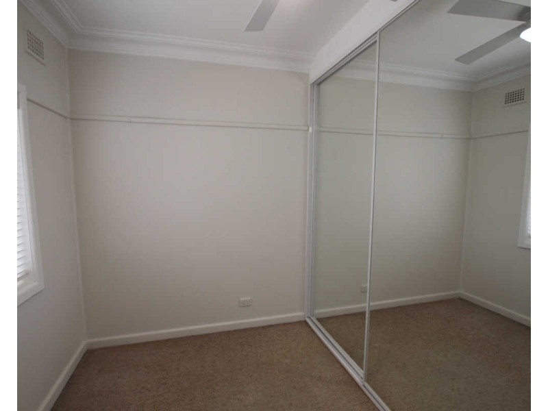 1 Lucas St, Guildford NSW 2161