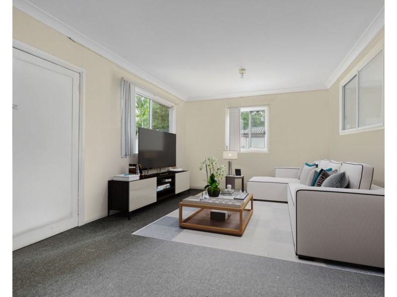 20 Tangaloa Crescent, Lethbridge Park NSW 2770