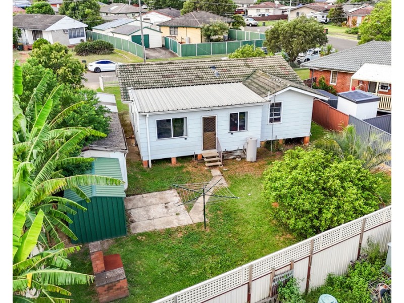 20 Tangaloa Crescent, Lethbridge Park NSW 2770