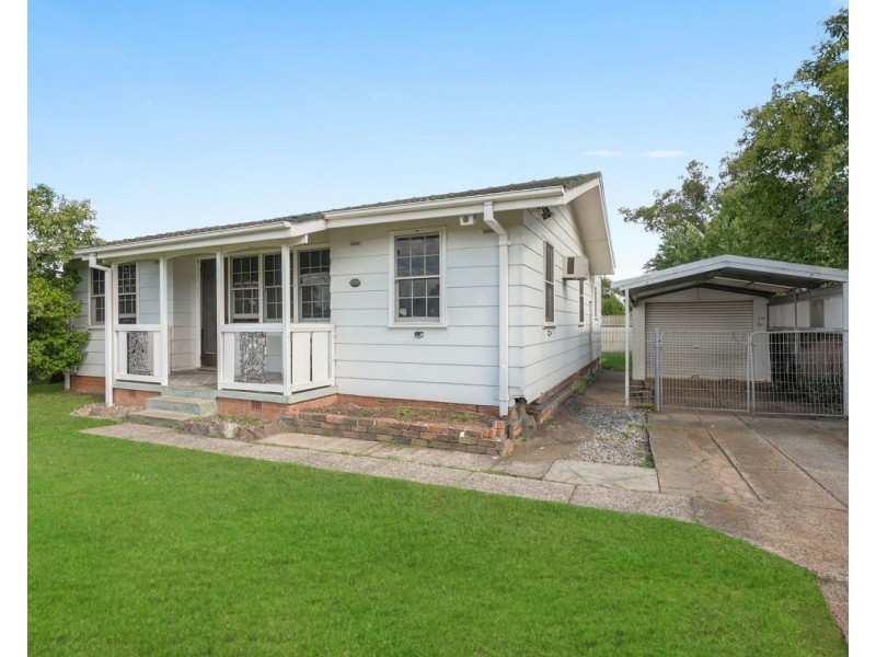 20 Tangaloa Crescent, Lethbridge Park NSW 2770