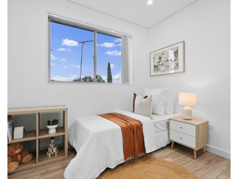 73a Edna Avenue, Merrylands NSW 2160