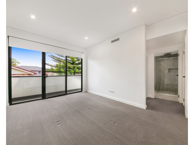 66 Clarence St, Merrylands NSW 2160