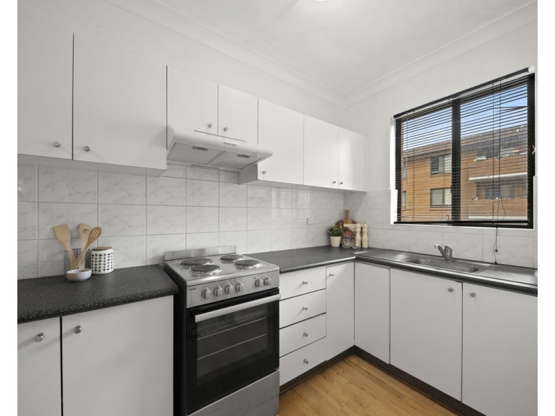 2/10 Birmingham Street, Merrylands NSW 2160