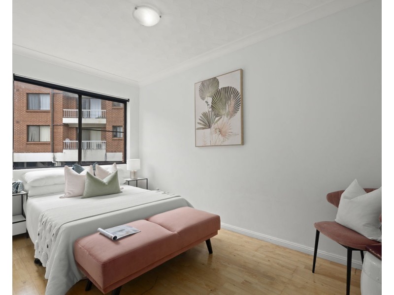 2/10 Birmingham Street, Merrylands NSW 2160