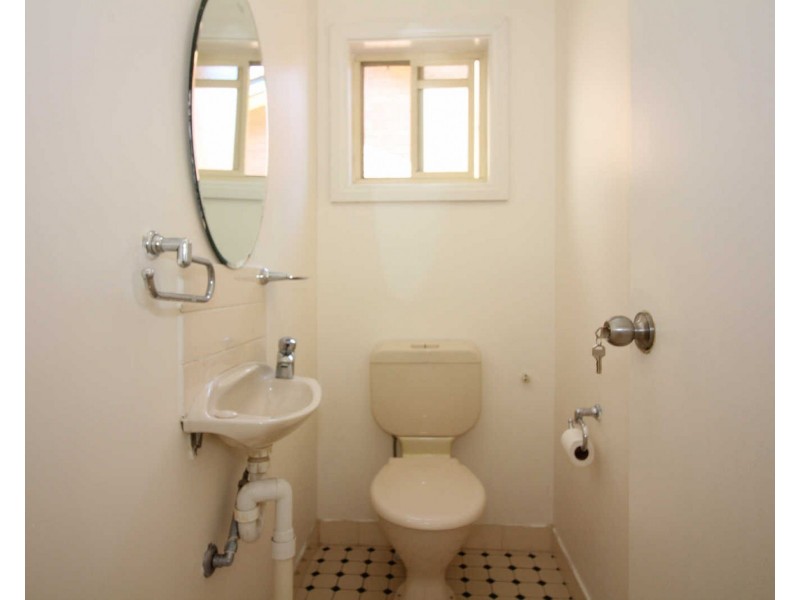 4/5 Railway St, Old Guildford NSW 2161