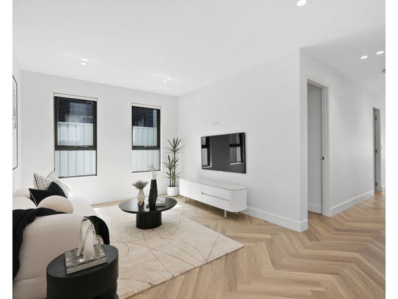 24 The Esplanade, Guildford NSW 2161