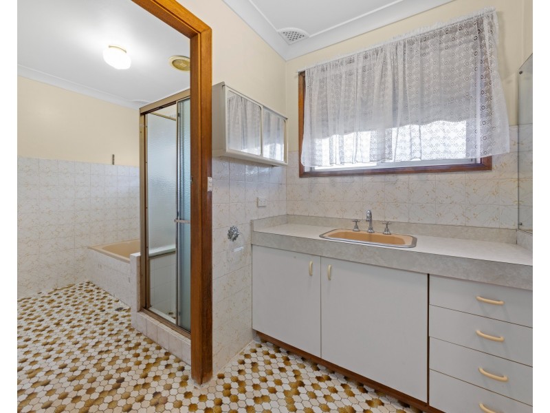 87 Bolaro Av, Greystanes NSW 2145