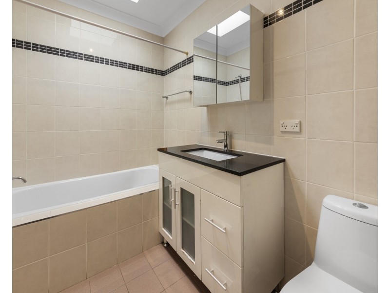 131 Whalans Rd, Greystanes NSW 2145