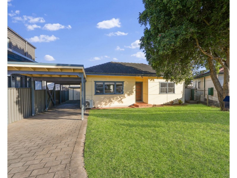 11 Sandra Street, Woodpark NSW 2164