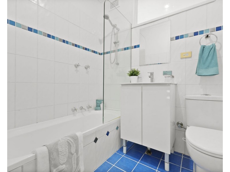 11 Sandra Street, Woodpark NSW 2164