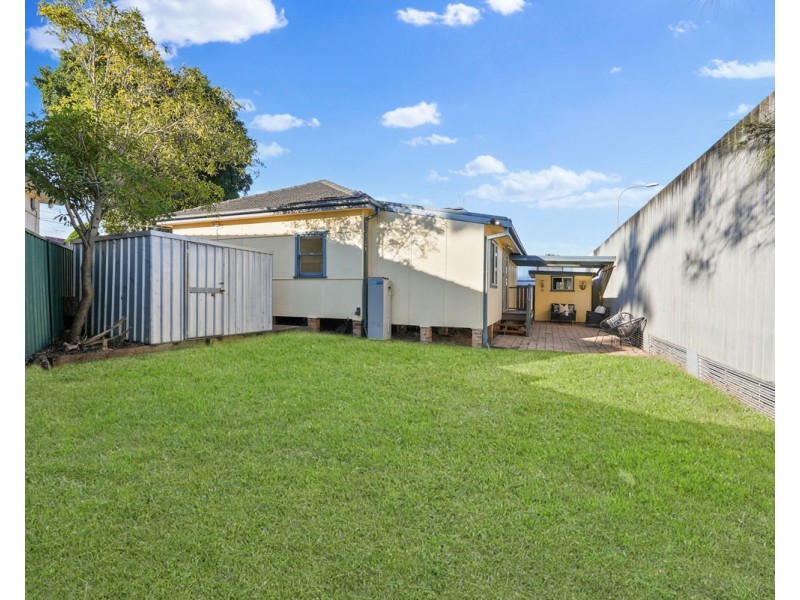 11 Sandra Street, Woodpark NSW 2164