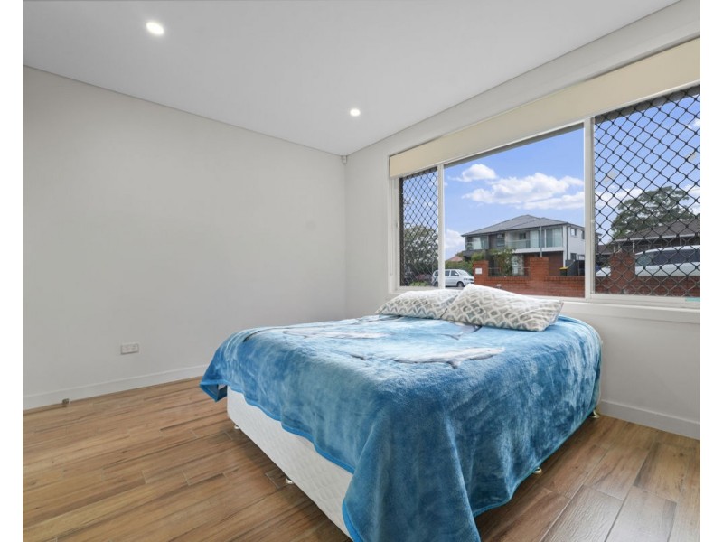 9 Ringrose Avenue, Greystanes NSW 2145