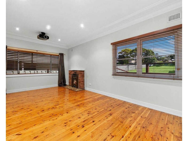 25 Cartwright Av, Merrylands NSW 2160