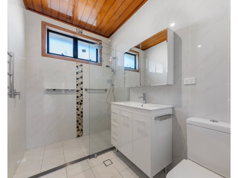 8 Hanbury St, Greystanes NSW 2145