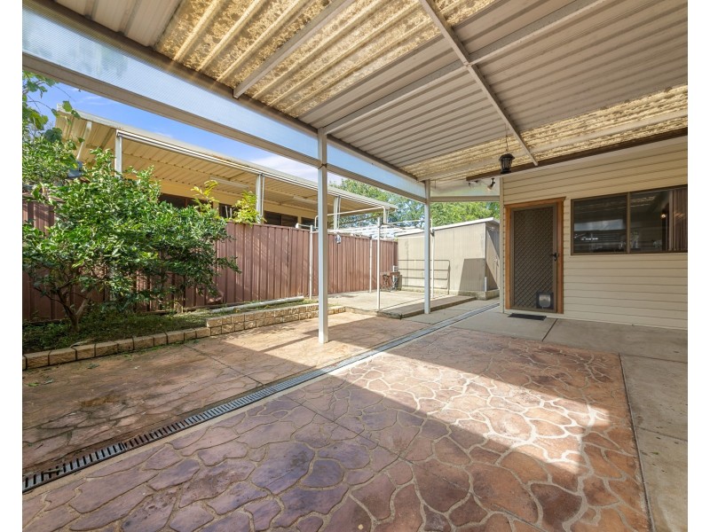 8 Hanbury St, Greystanes NSW 2145