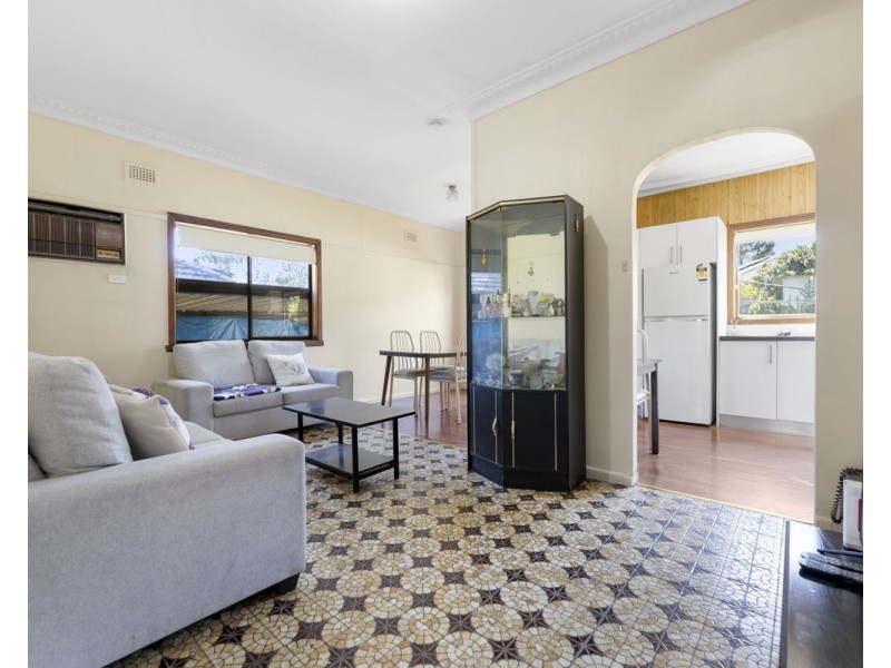 41 Mandoon Road, Girraween NSW 2145