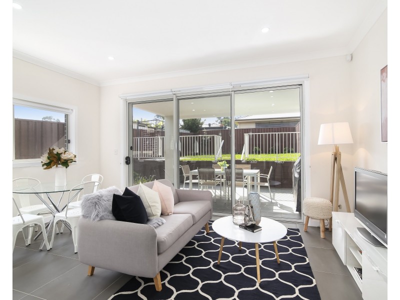 18a Sandra St, Woodpark NSW 2164