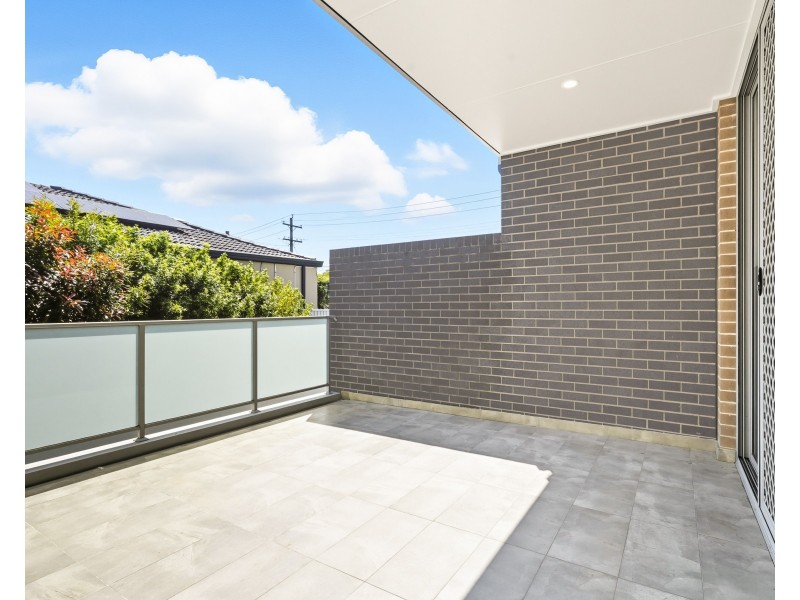 2/6 Charlotte St, Merrylands NSW 2160
