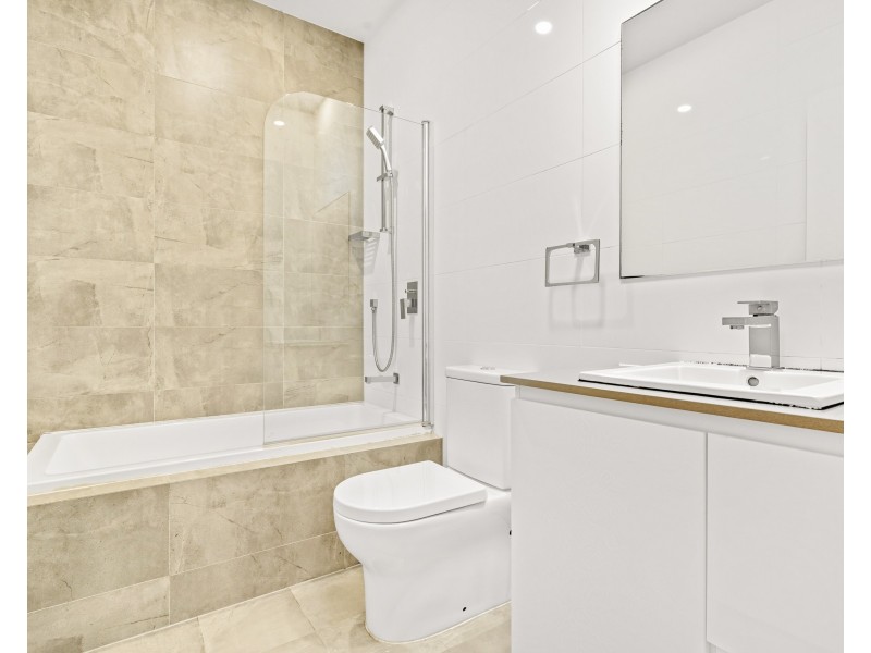 2/6 Charlotte St, Merrylands NSW 2160