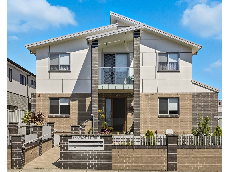 2/6 Charlotte St, Merrylands NSW 2160