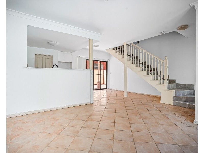 2/52 Newman St, Merrylands NSW 2160