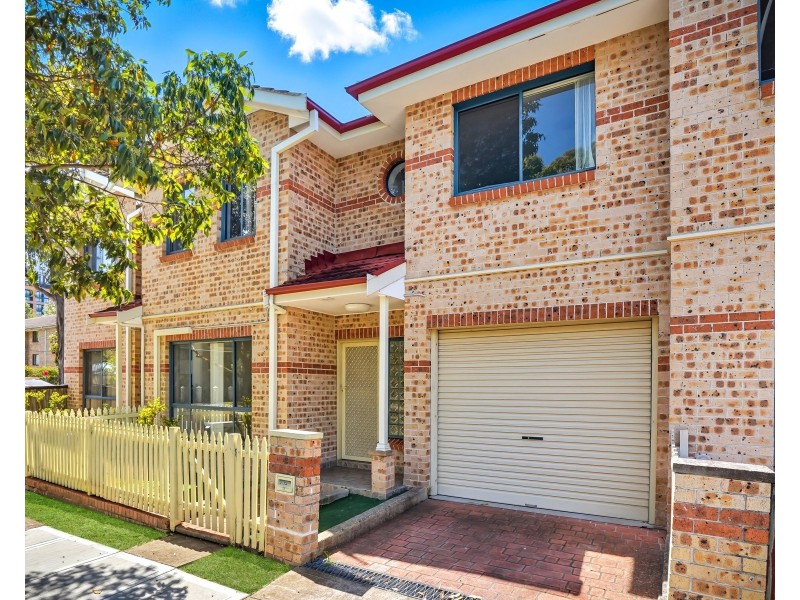 2/52 Newman St, Merrylands NSW 2160